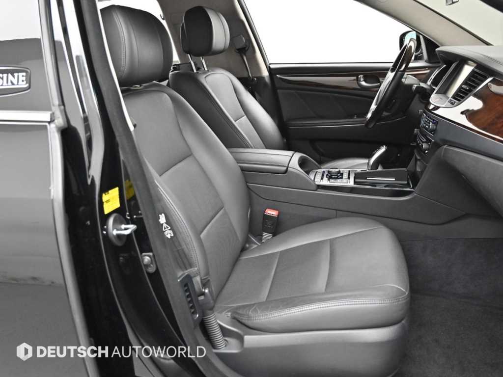 Hyundai Equus — photo 10