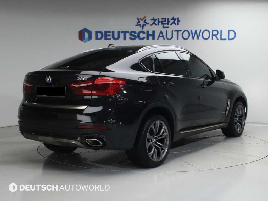 BMW X6 — photo 02