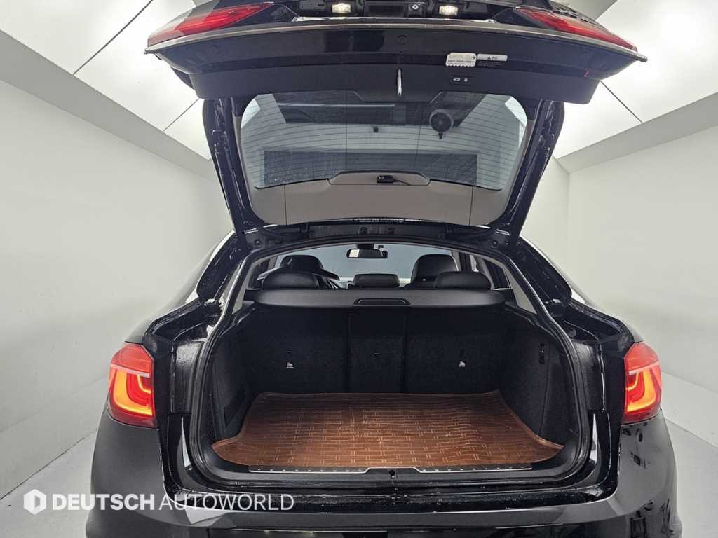 BMW X6 — photo 05
