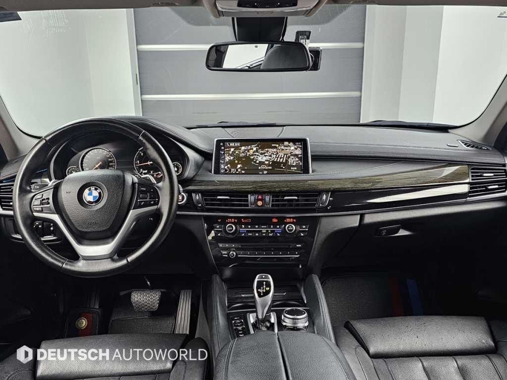 BMW X6 — photo 08