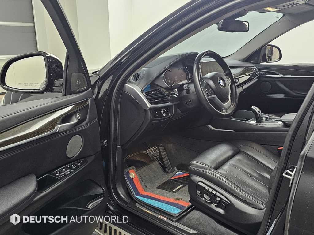 BMW X6 — photo 10