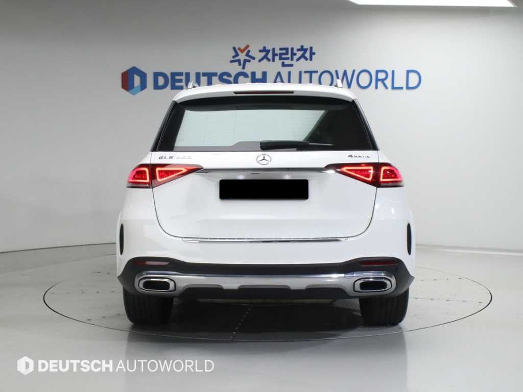 Mercedes-Benz GLE-Class — photo 04