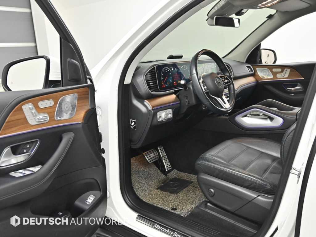 Mercedes-Benz GLE-Class — photo 11
