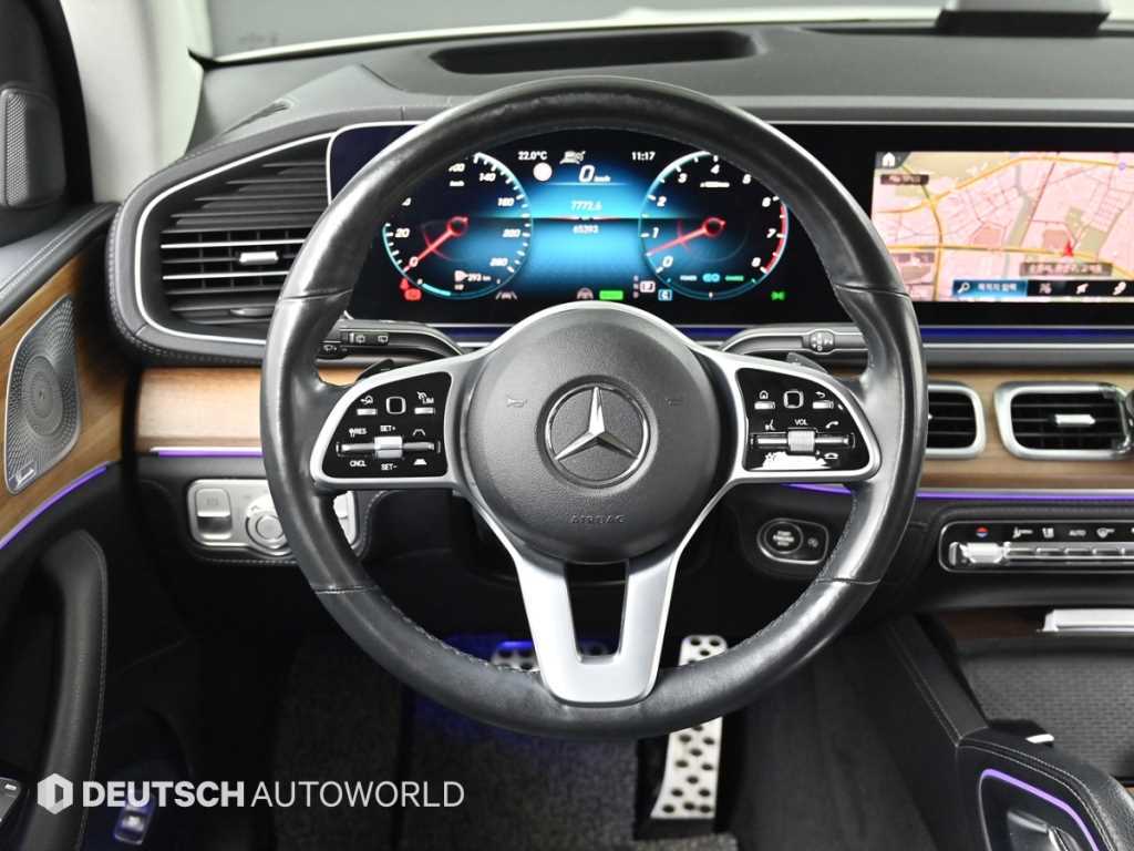 Mercedes-Benz GLE-Class — photo 13