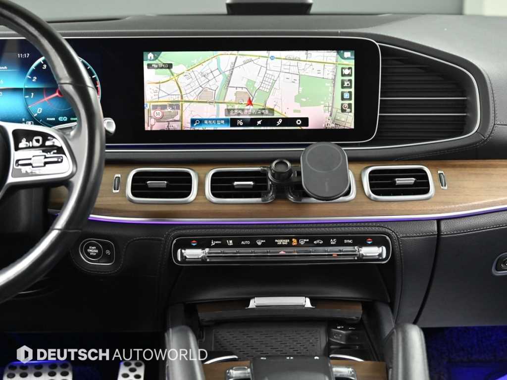 Mercedes-Benz GLE-Class — photo 14