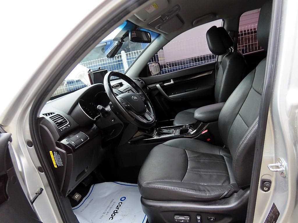 Kia Sorento — photo 05