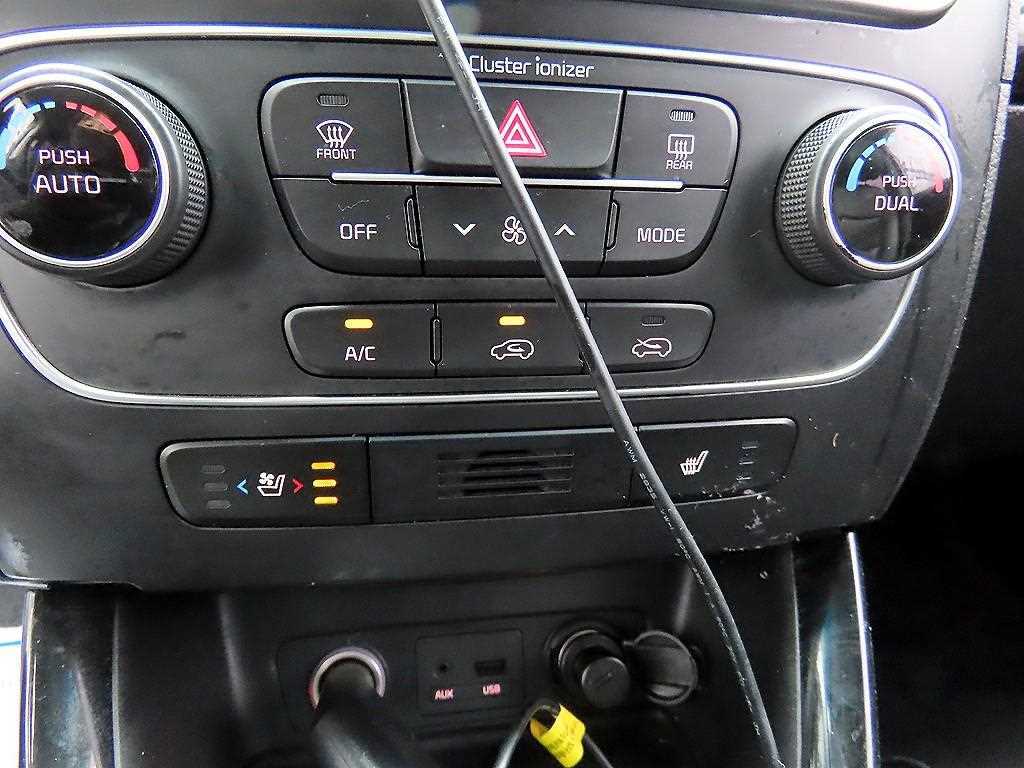 Kia Sorento — photo 15