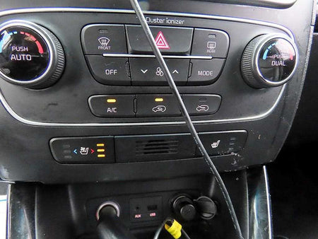 Kia Sorento — photo 15