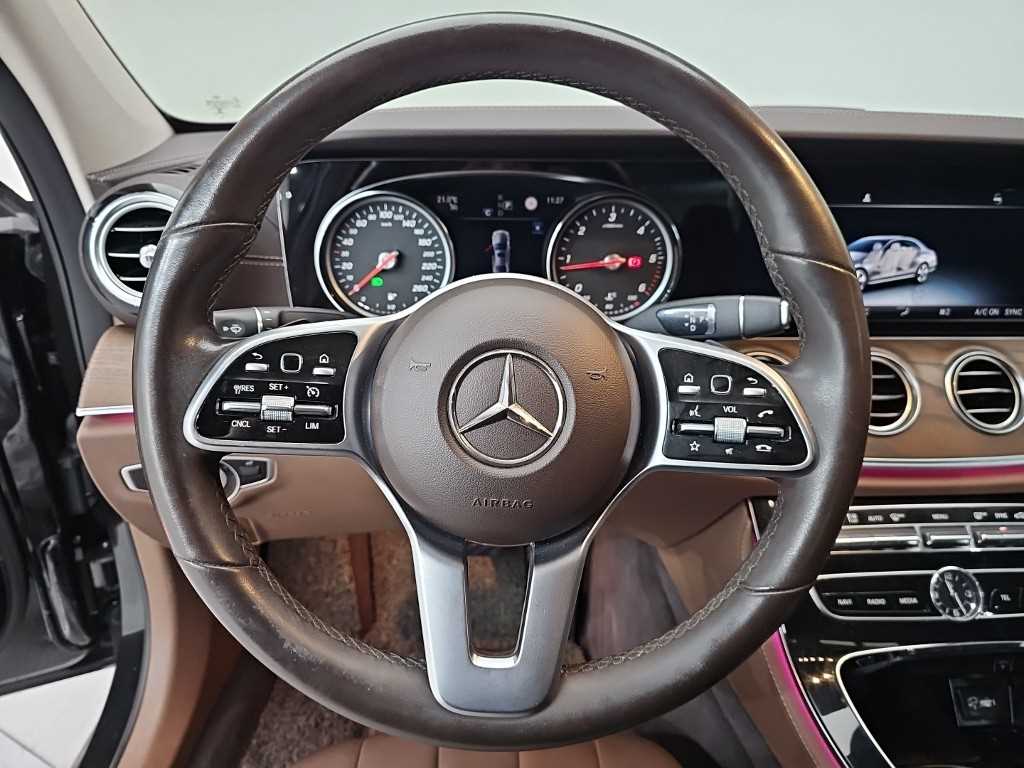 Mercedes-Benz E-Class — photo 09