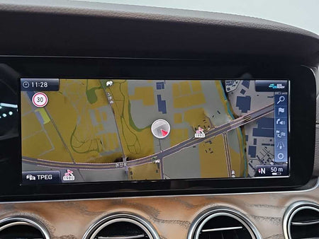 Mercedes-Benz E-Class — photo 15