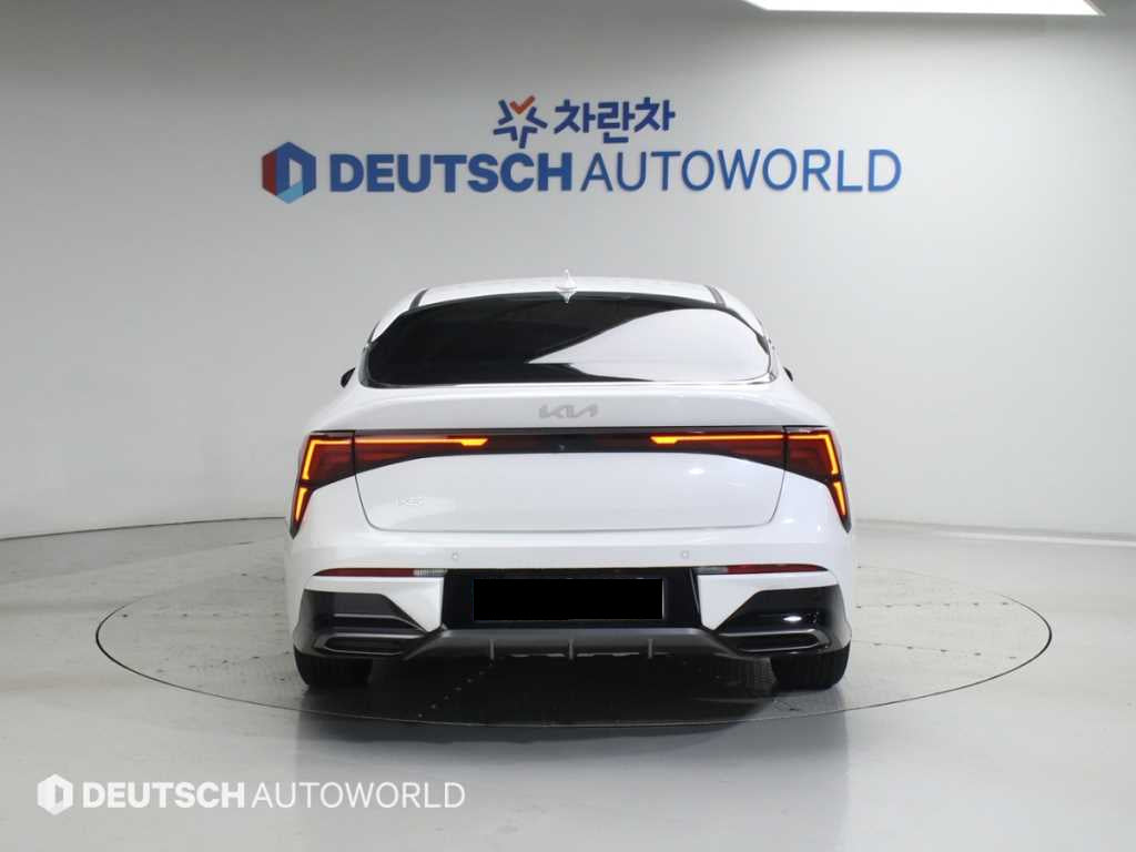 Kia K5 — photo 04