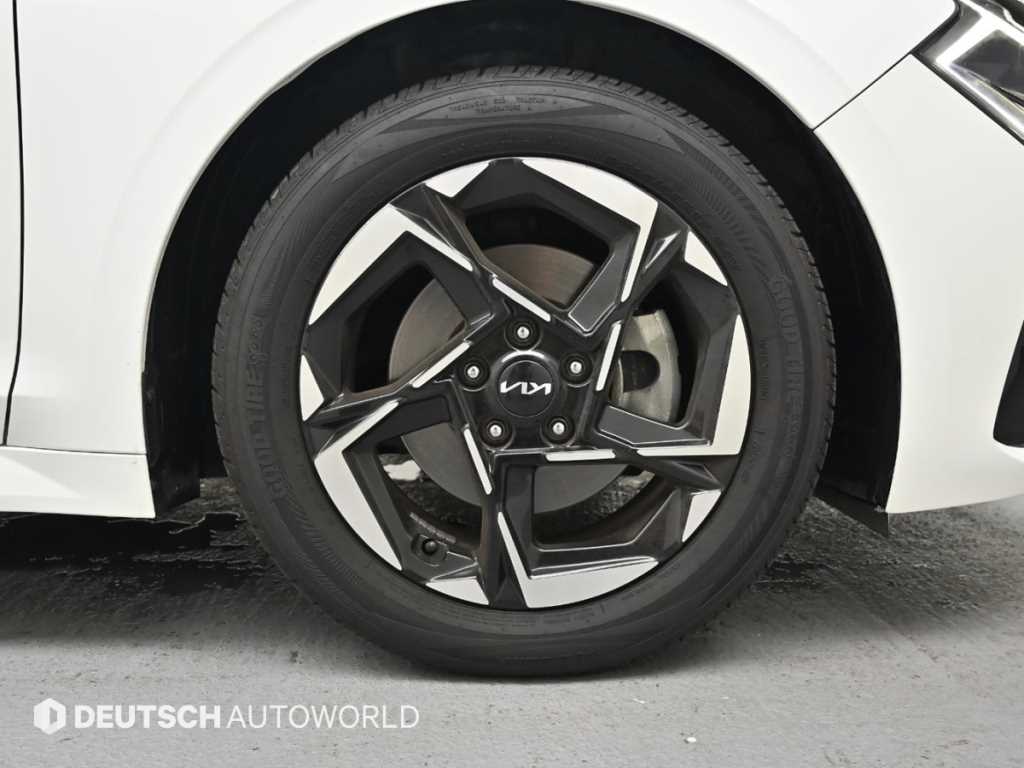 Kia K5 — photo 05