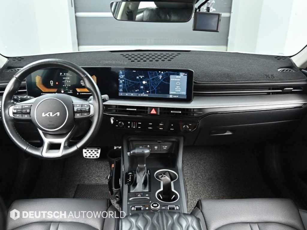 Kia K5 — photo 07