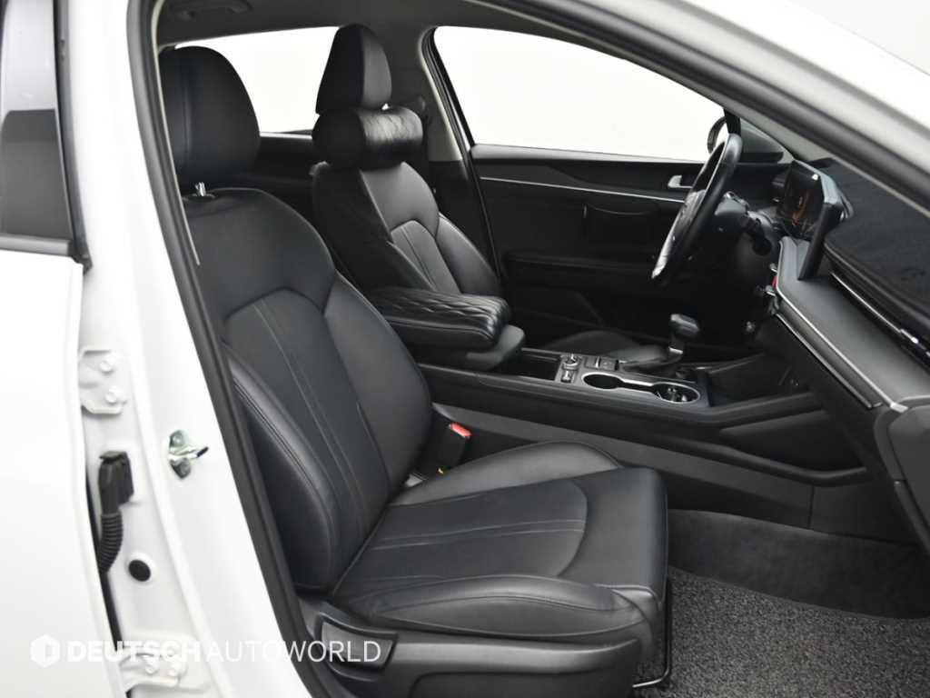 Kia K5 — photo 10