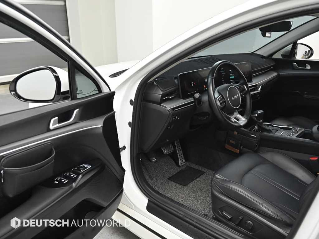 Kia K5 — photo 11