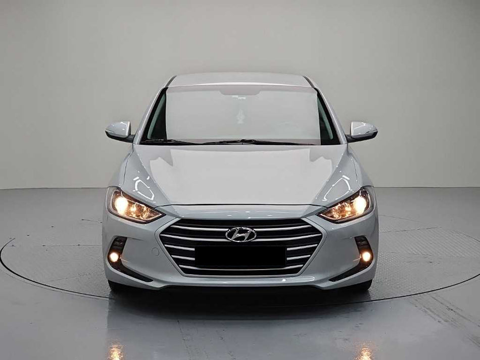 Hyundai Avante — photo 02