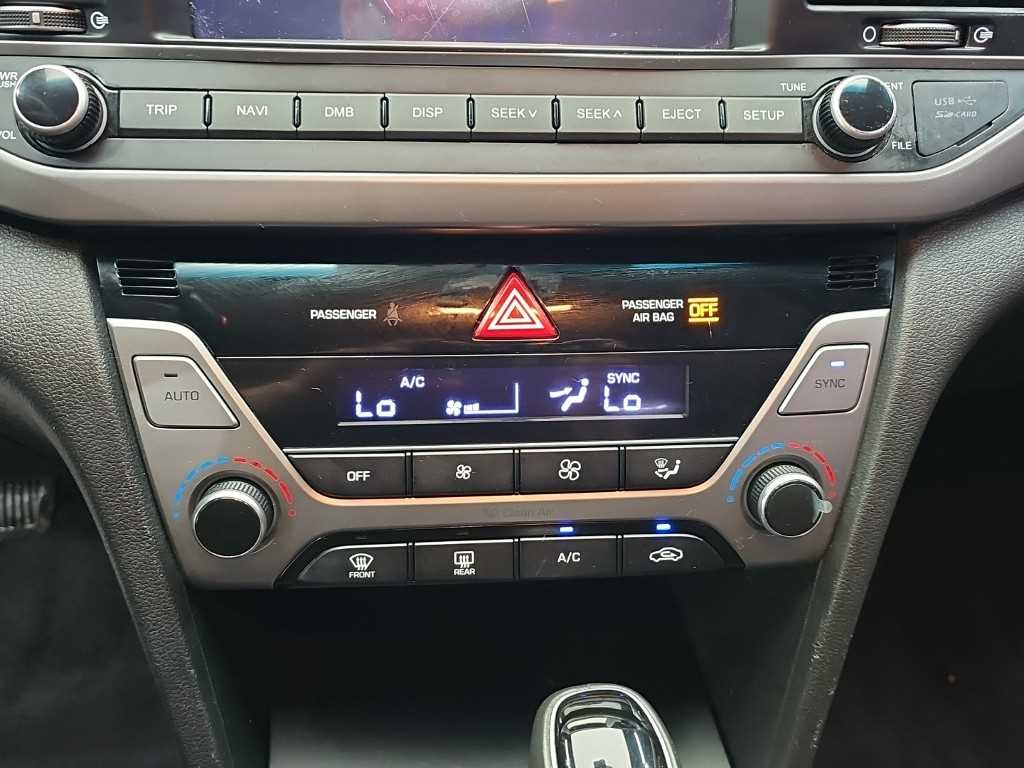 Hyundai Avante — photo 10