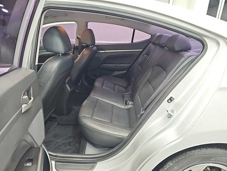 Hyundai Avante — photo 12