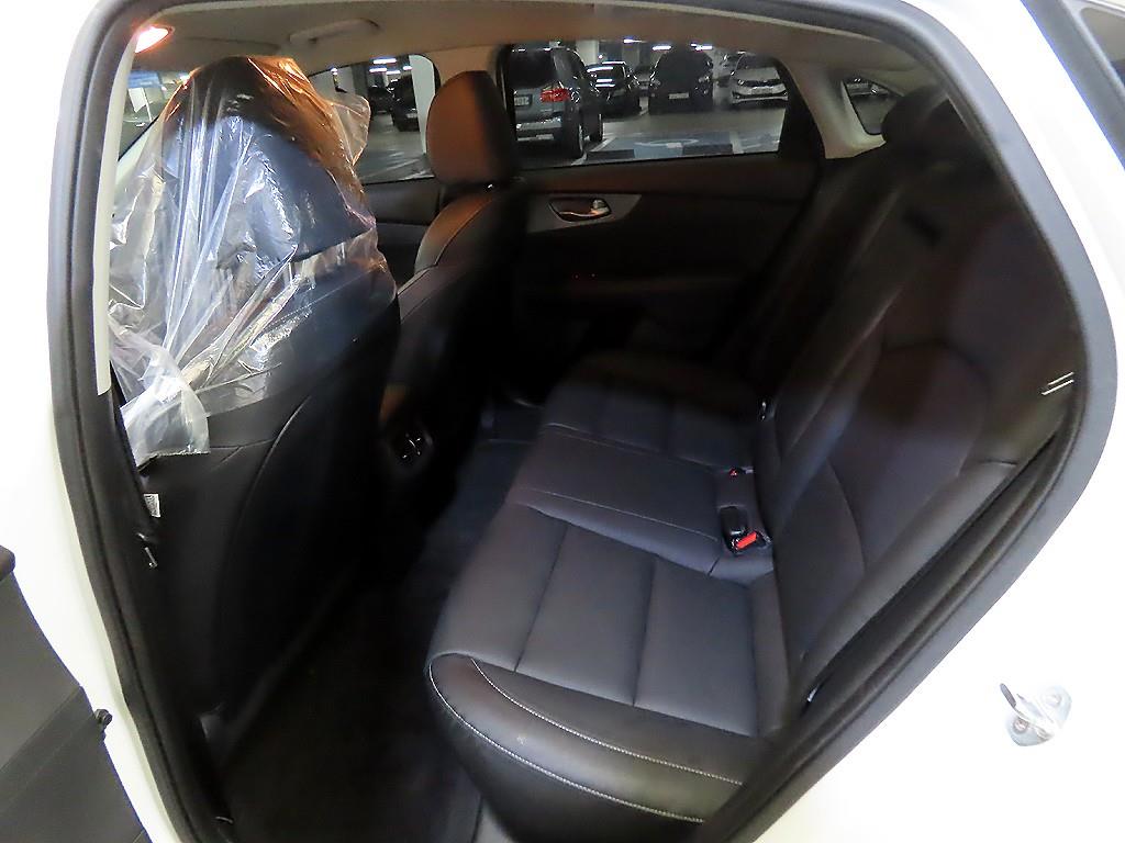 Kia K3 — photo 07