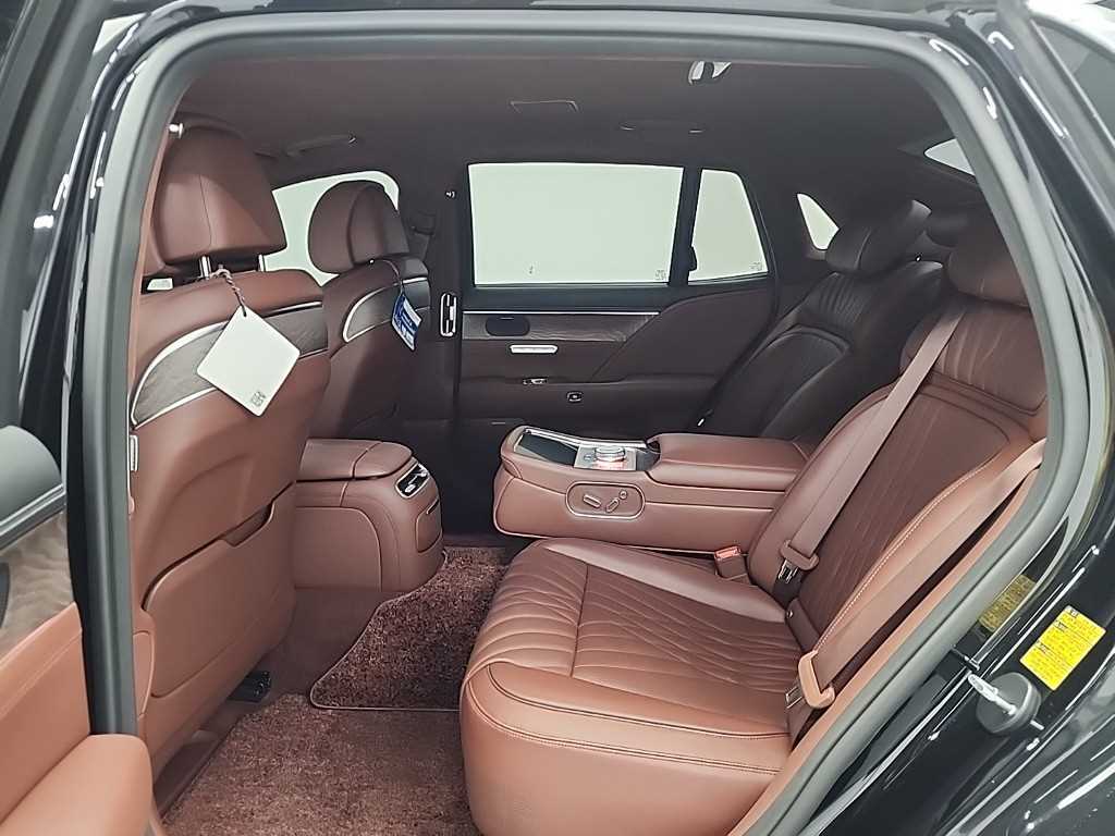 Genesis G90 — photo 12