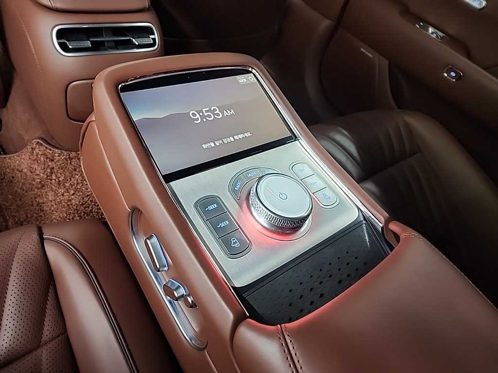 Genesis G90 — photo 13