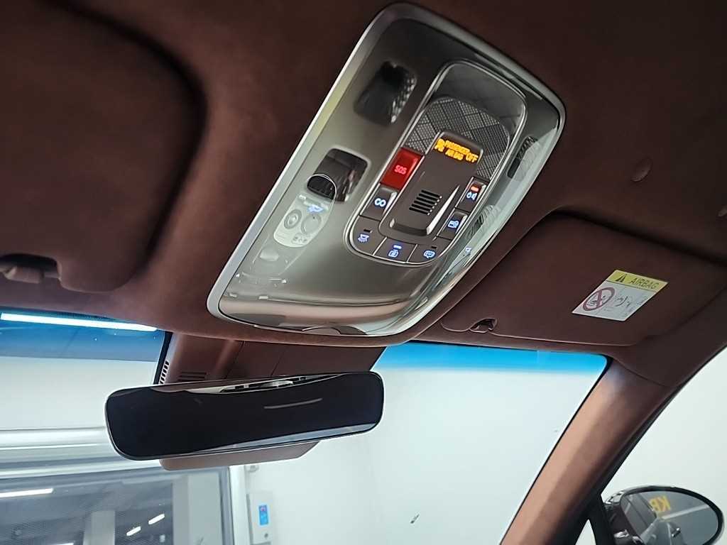 Genesis G90 — photo 17