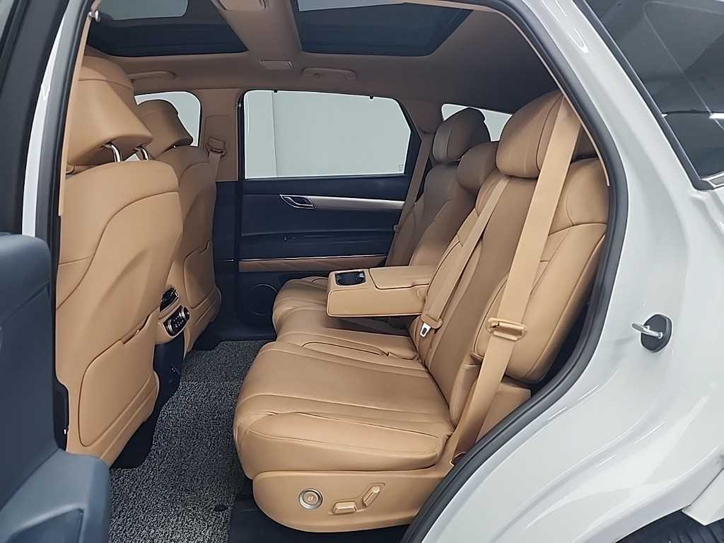 Genesis GV80 — photo 12