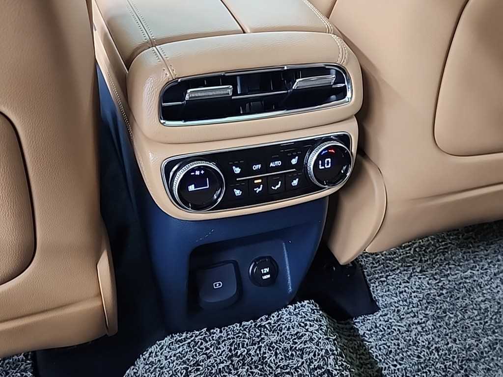 Genesis GV80 — photo 14
