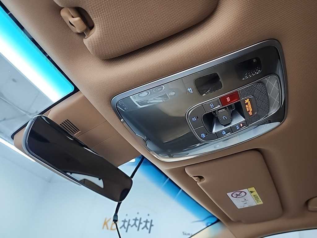 Genesis GV80 — photo 18