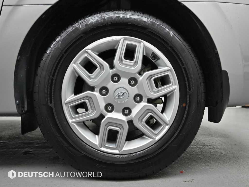 Hyundai Staria — photo 05