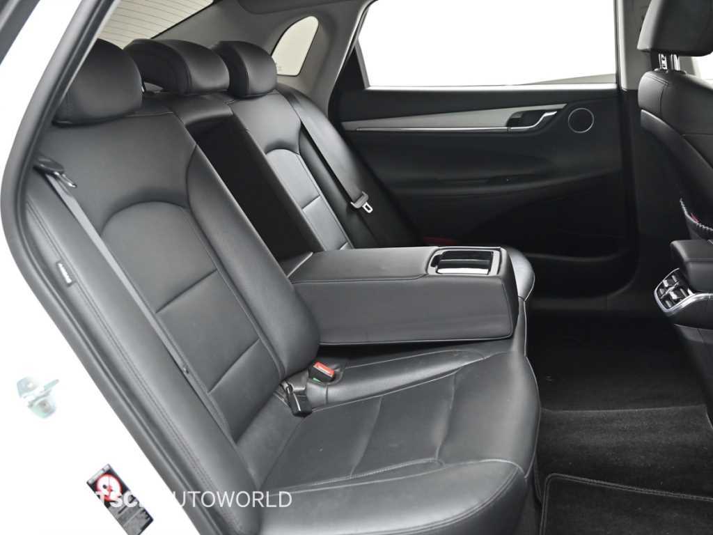 Hyundai Grandeur — photo 12