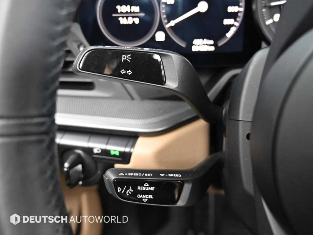 Porsche 911 — photo 15