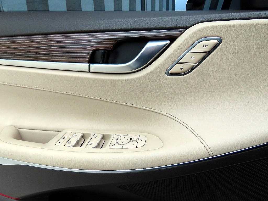 Hyundai Grandeur — photo 11