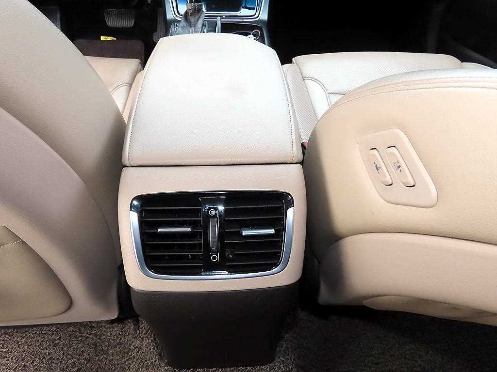 Hyundai Grandeur — photo 18