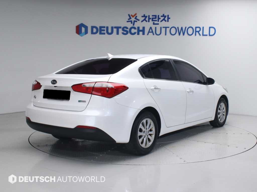Kia K3 — photo 02