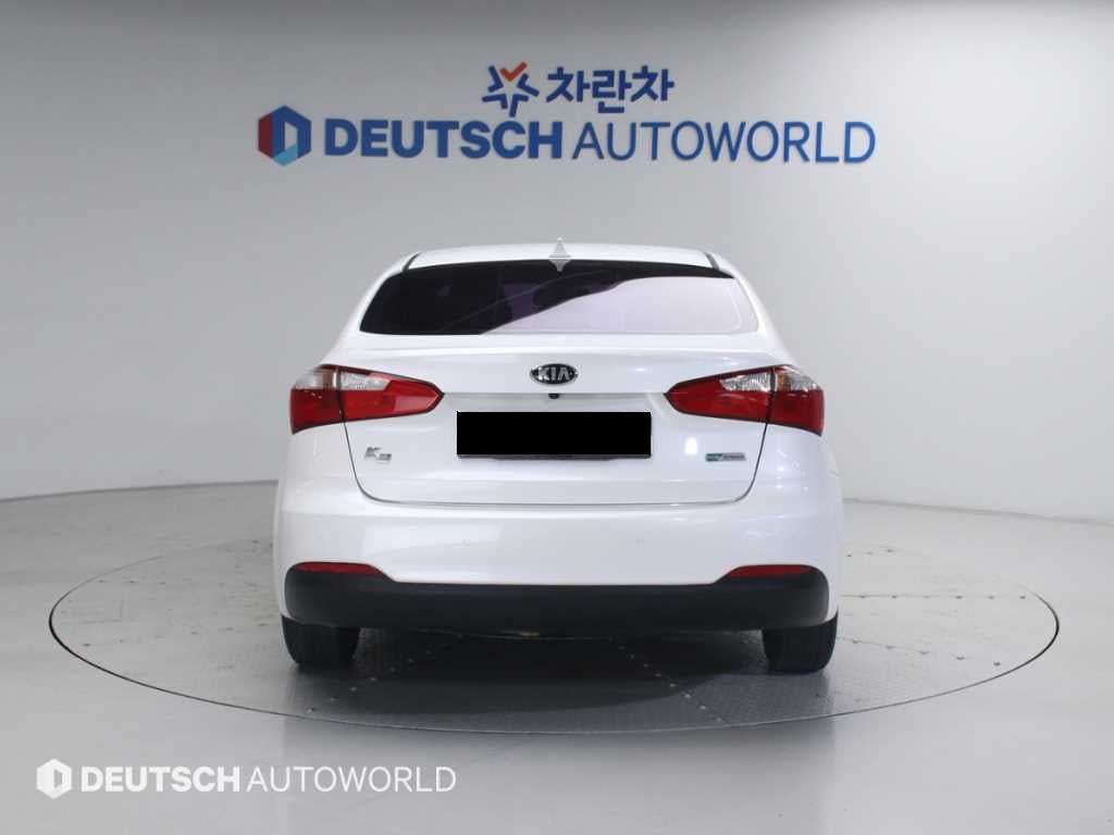 Kia K3 — photo 04