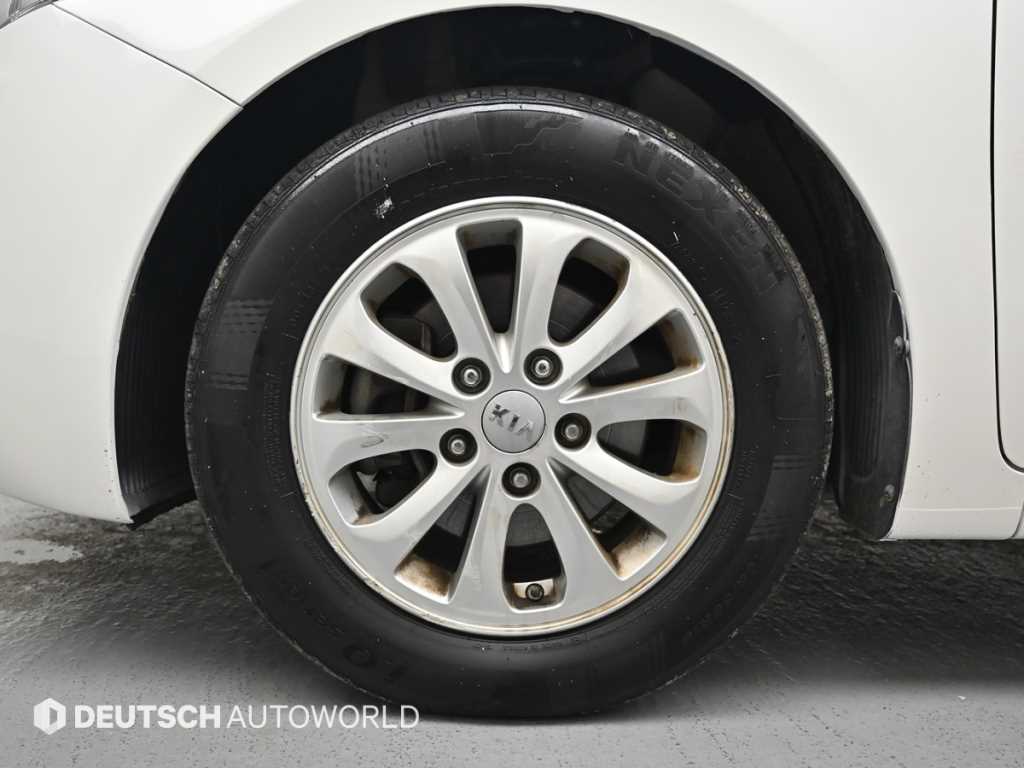 Kia K3 — photo 05