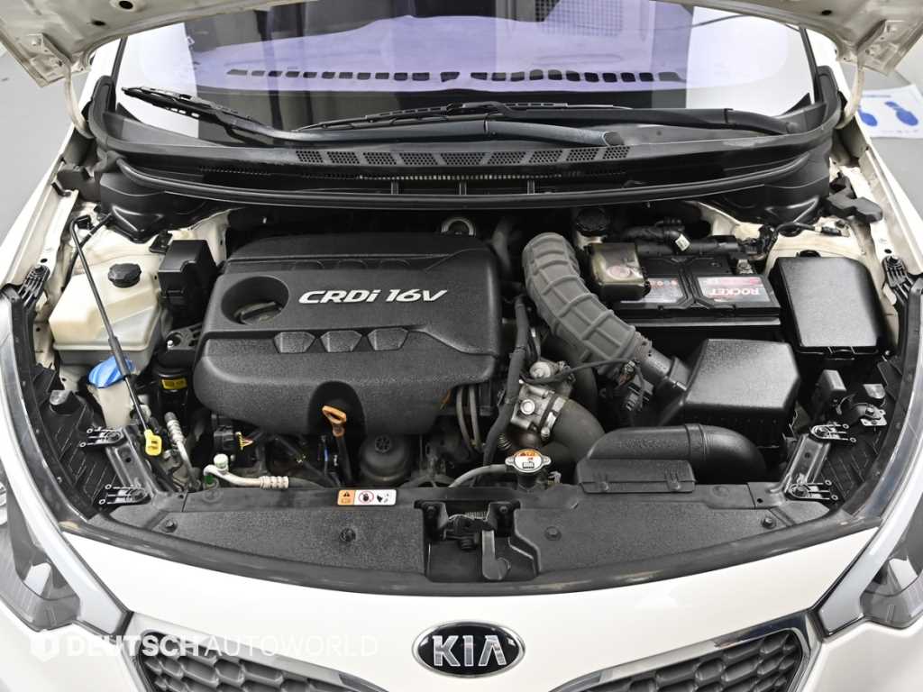 Kia K3 — photo 06