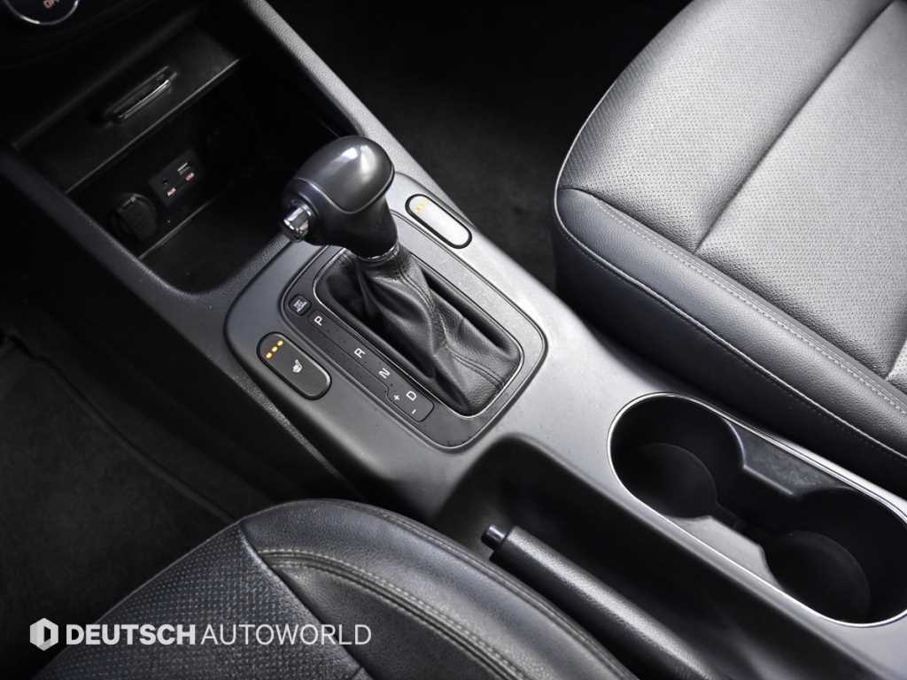 Kia K3 — photo 09