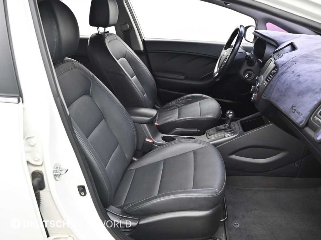 Kia K3 — photo 10