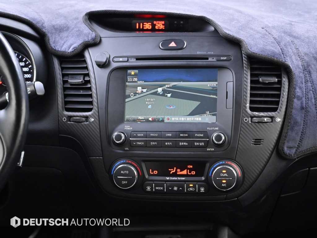 Kia K3 — photo 14