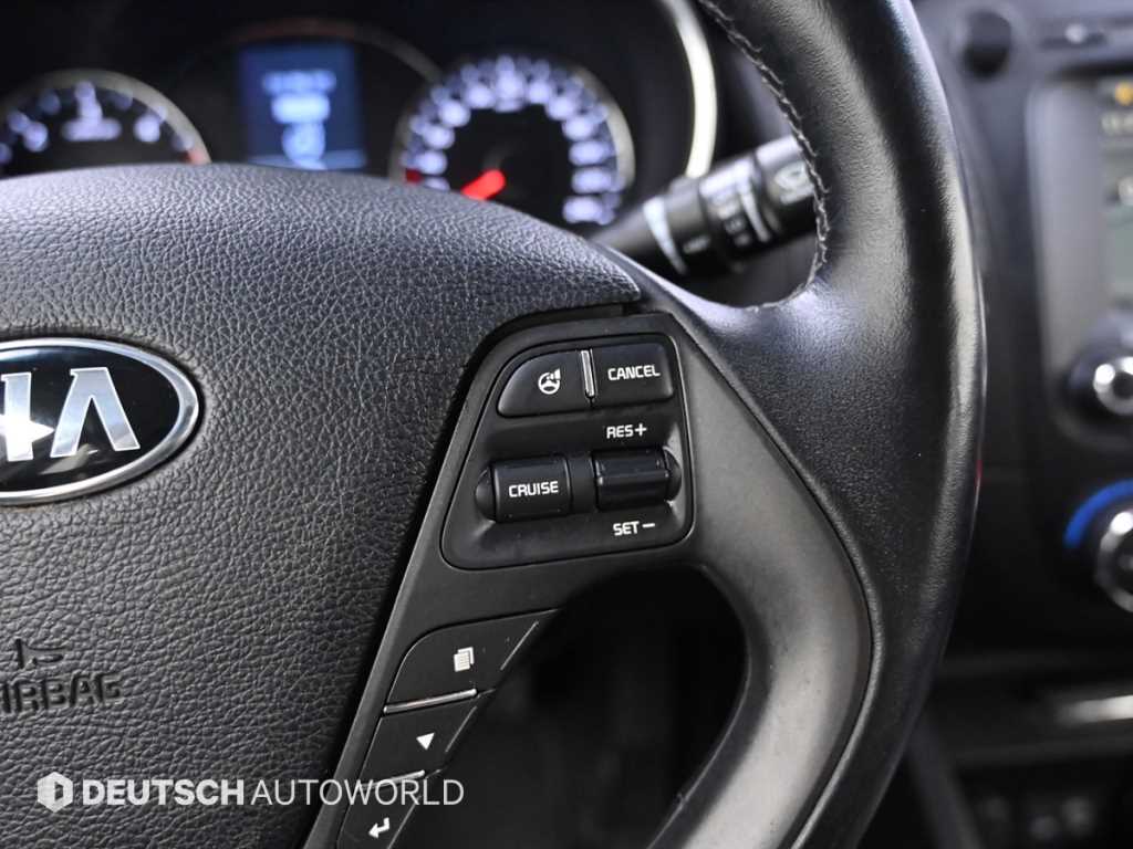 Kia K3 — photo 17