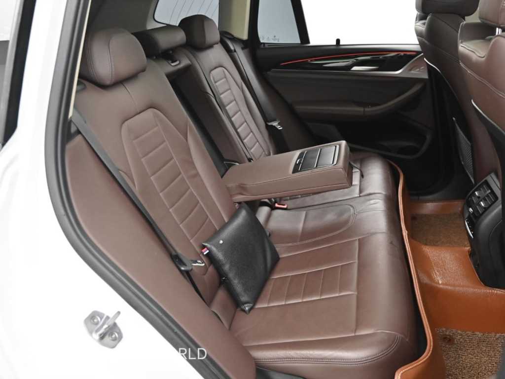BMW X3 — photo 12