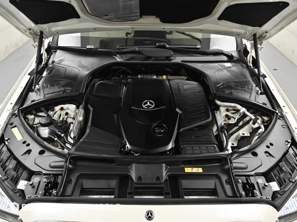 Mercedes-Benz S-Class — photo 06