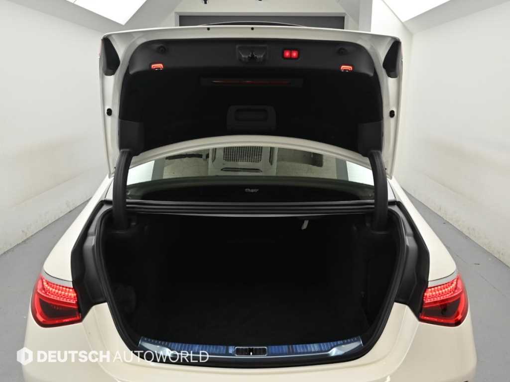 Mercedes-Benz S-Class — photo 19
