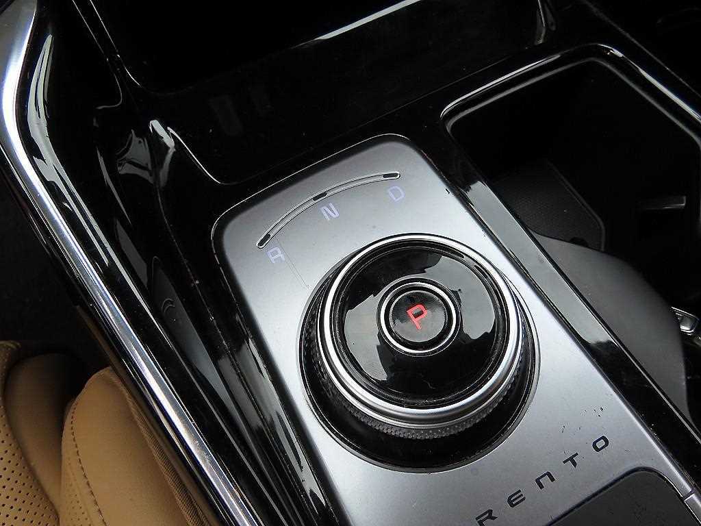 Kia Sorento — photo 10