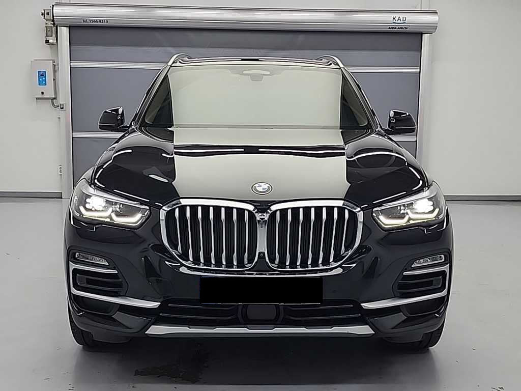 BMW X5 — photo 01