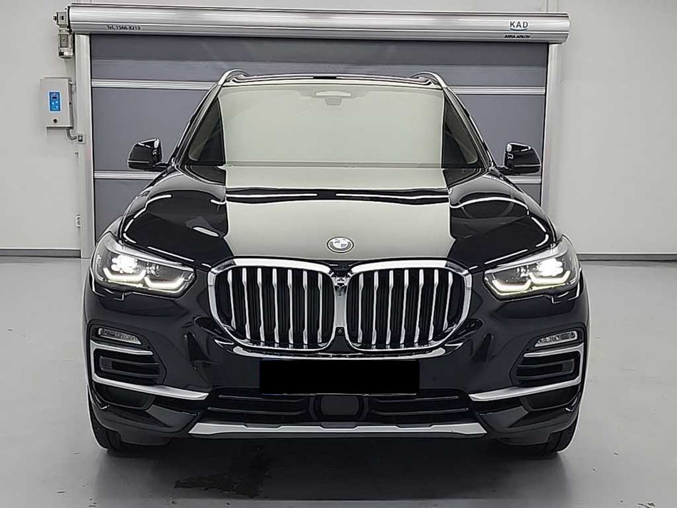 BMW X5 — photo 01