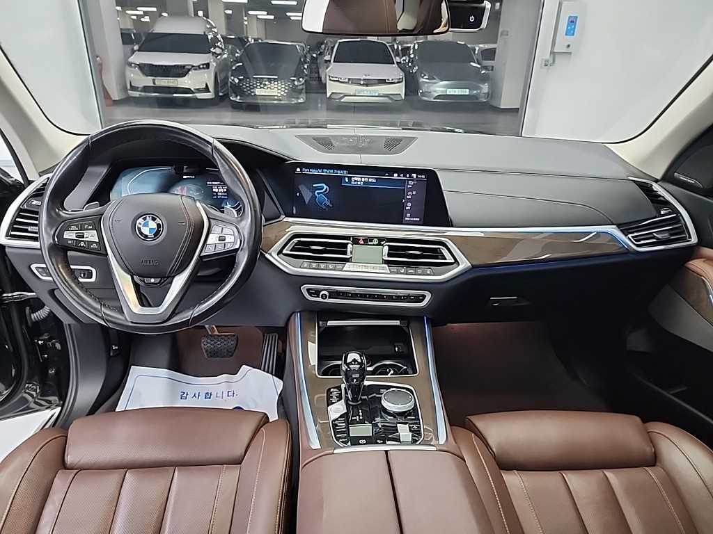 BMW X5 — photo 07