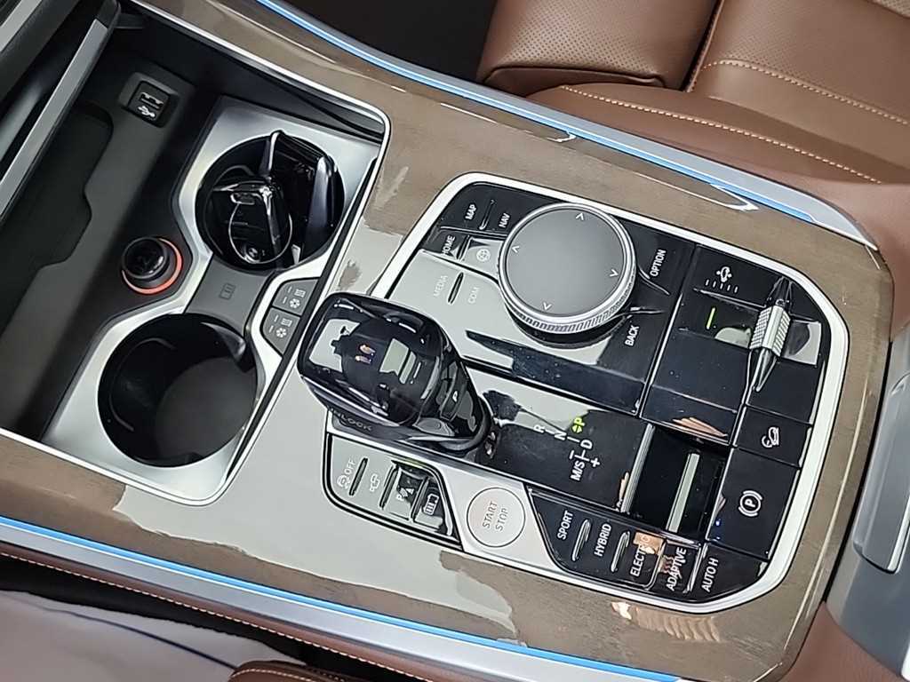 BMW X5 — photo 08